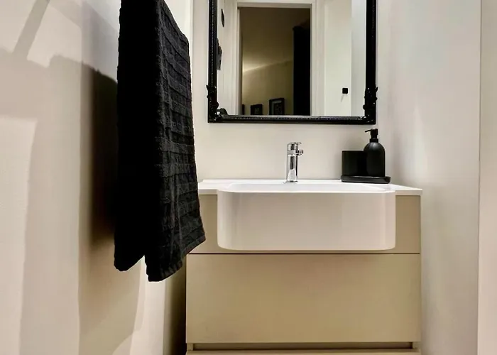 Skyline - A 2 Passi Dalla Stazione Apartamento